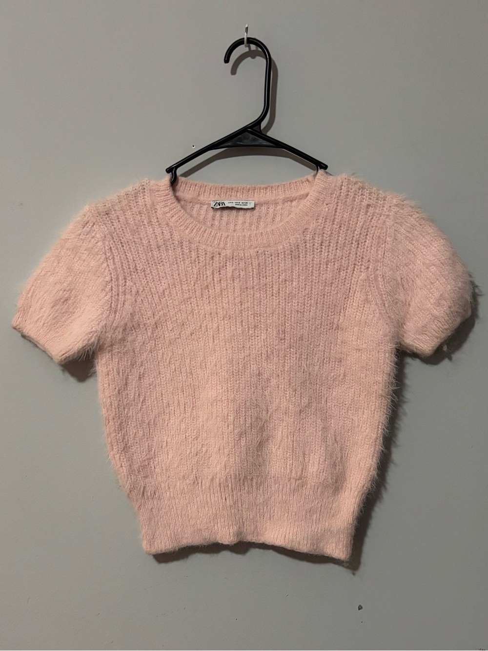 Zara Short-Sleeve Fuzzy Crew Sweater in Pale Pink